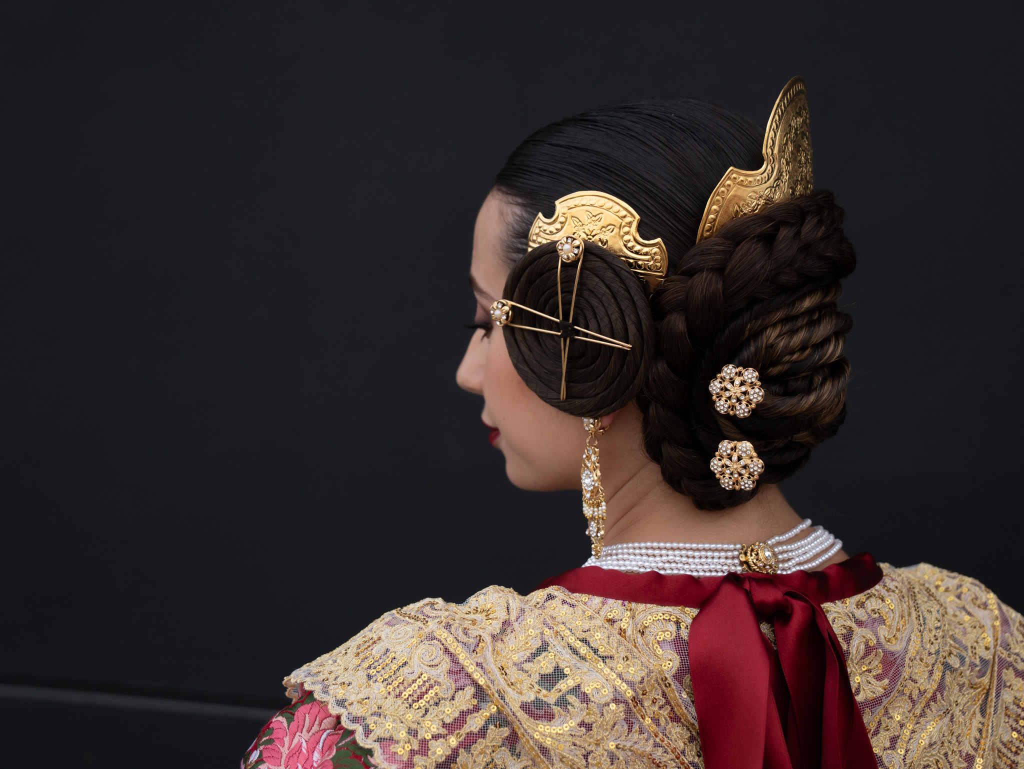 El secreto del peinado de las falleras: tradición, arte y curiosidades